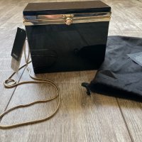 Черно оригинално лимитирана серия куфарче чанта Манго-Mango , снимка 18 - Чанти - 28334124