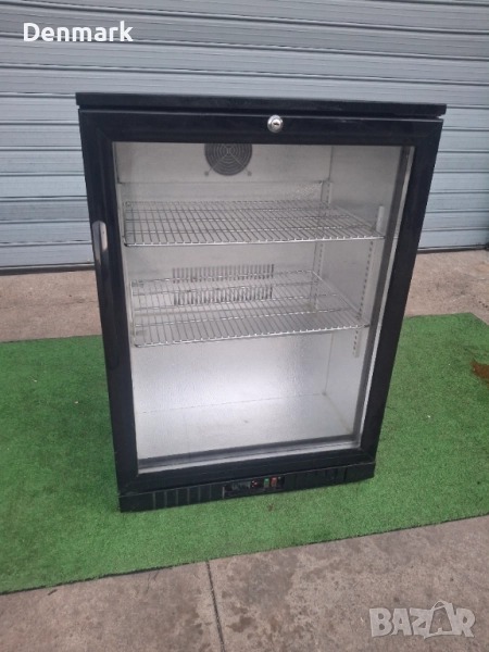 Хладилна витрина , снимка 1