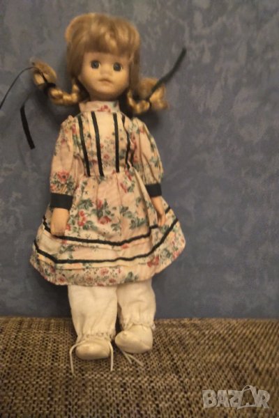 Порцеланова кукла СТАРА КОЛЕКЦИОНЕРСКА, снимка 1