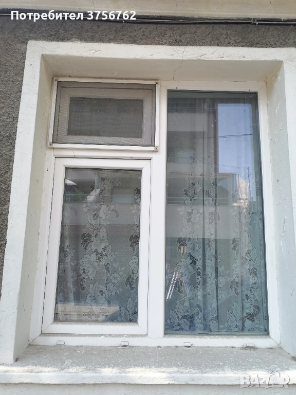 Продавам 3 броя много запазена PVC дограма , снимка 1