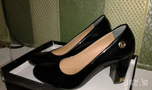 до края на септември Lodos черни лачени обувки с ток , снимка 1