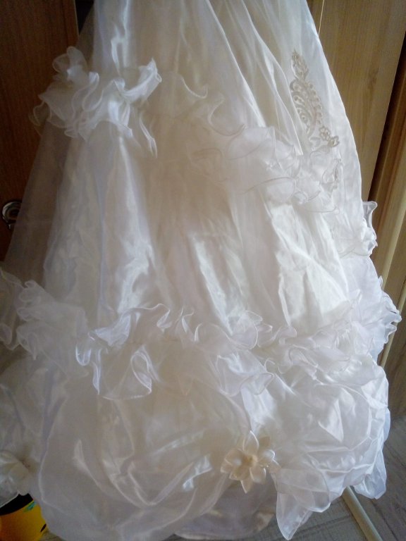 Булчинска рокля размер С ,с обръч в Сватбени рокли в гр. Ямбол - ID37612240  — Bazar.bg