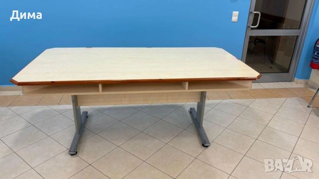 Продава се трапезна маса