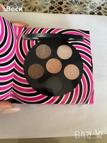 Палитра на MAC , снимка 2 - Декоративна козметика - 51821577