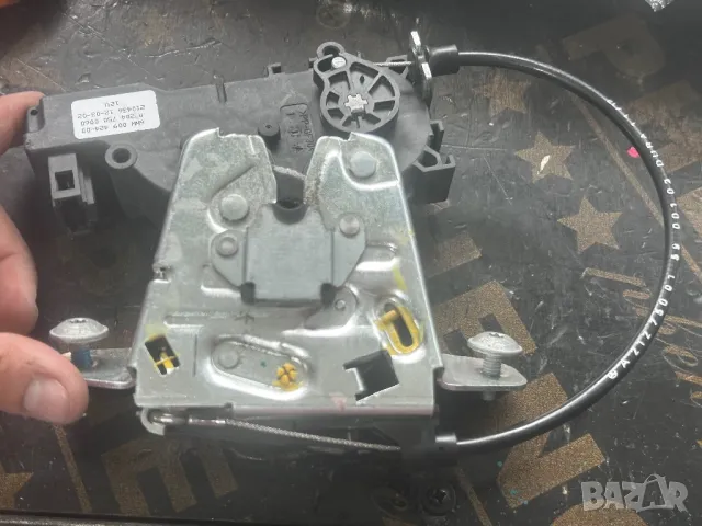 Брава ел. багажник мерцедес е класа w212 ц класа w204 заден капак механизъм