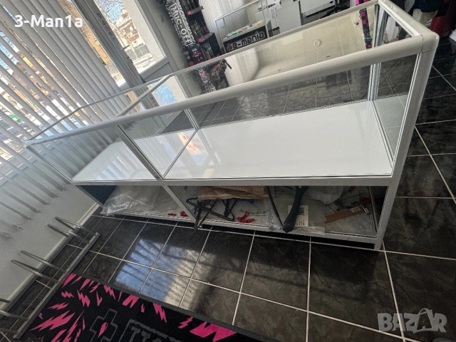 Стъклени витрини 2 броя за магазин / сервиз и други, снимка 8 - Секции и витрини - 53071023