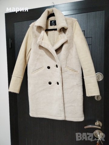 Ново  пухкаво палто в комплект с шапка , снимка 4 - Палта, манта - 38720916