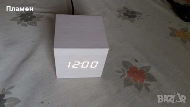 Часовник Gingko Cube LED