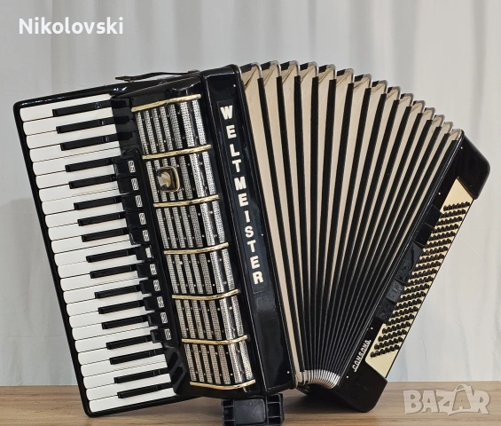 Акордеон Weltmeister Consona 