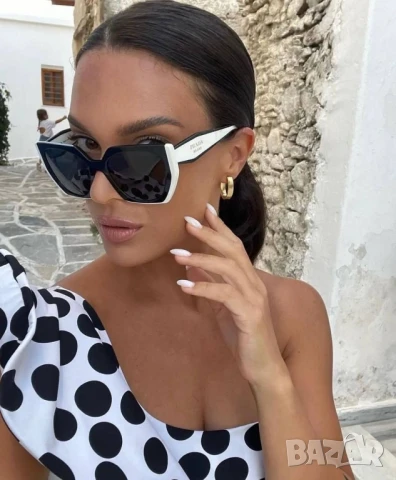 очила с черен обикновен калъф prada chanel , снимка 3 - Слънчеви и диоптрични очила - 50834573