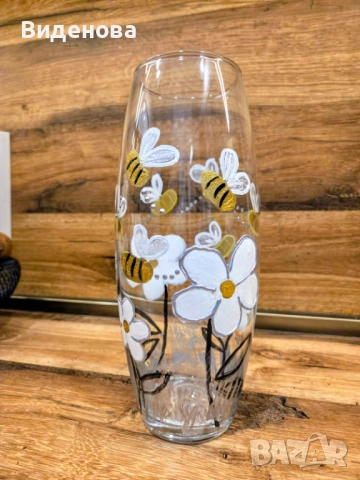 Ръно рисувана стъклена ваза