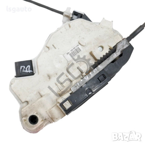 Брава предна дясна врата Volkswagen Scirocco III 2008-2017 ID: 153800, снимка 2 - Части - 52409067