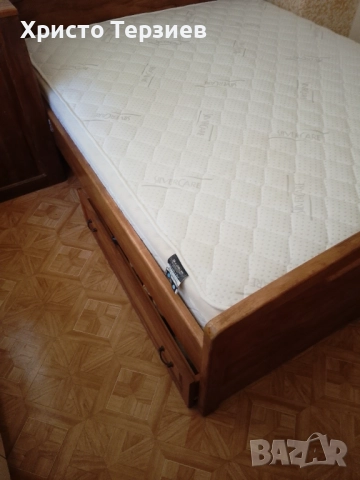 Спалня от орех, снимка 2 - Спални и легла - 51982114