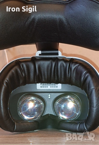 Meta Quest 2 128GB VR очила + зарядна станция + аксесоари | кутия, снимка 4 - Други игри и конзоли - 53286765