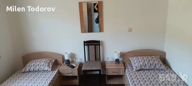 Продавам две единични легла 