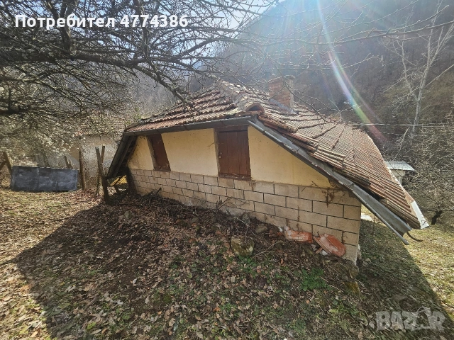 Имот с 2 къщи в село Осеновлаг, снимка 4 - Къщи - 53938647