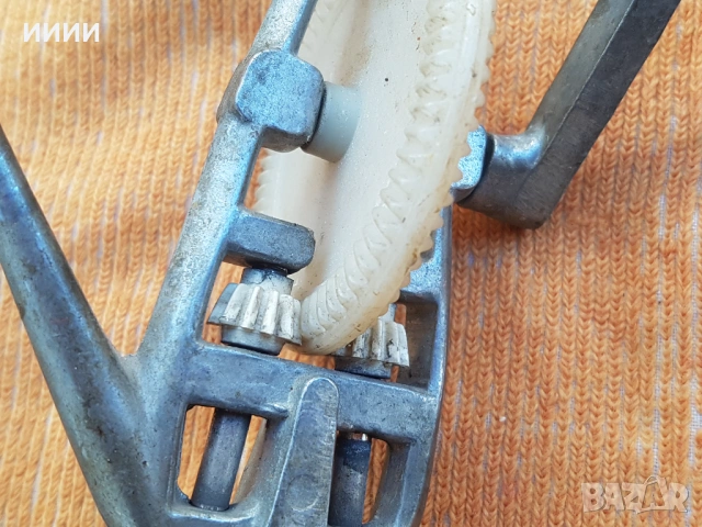 Ръчен миксер, снимка 2 - Антикварни и старинни предмети - 53945525