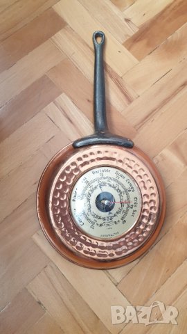 Стар барометър меден тиган, снимка 1 - Антикварни и старинни предмети - 42563567