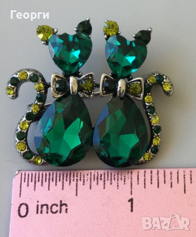 Много рядка брошка с големи камъни Сваровски, снимка 2 - Други ценни предмети - 36468822