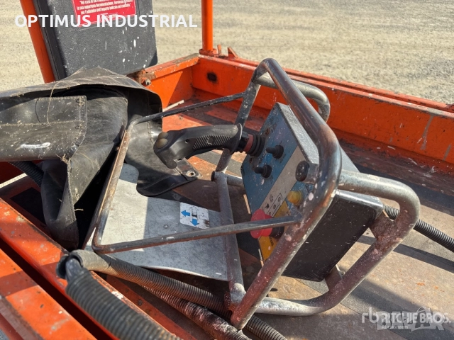 Ножична вишка Iteco 10090, снимка 8 - Индустриална техника - 52750400