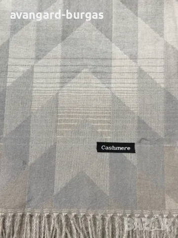 Дамски шал плътен кашмир - 150, снимка 4 - Шалове - 48158769