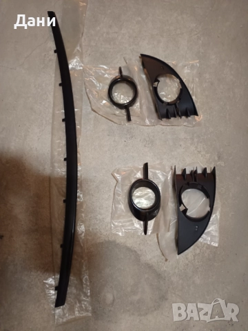 Продавам решетките за халогените заедно с лайстните за Рено Сценик 2 фейслифта , снимка 2 - Аксесоари и консумативи - 52178354