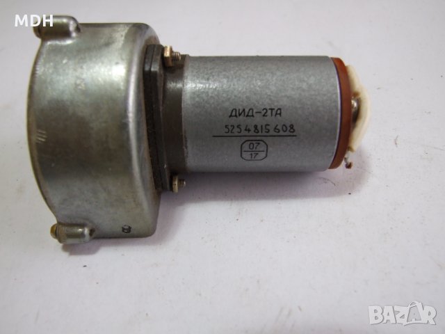 двигателче с турбина