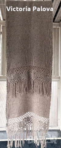 Вълнен шал с дантели от рози и дълги ресни - 220см, снимка 4 - Шалове - 52719650