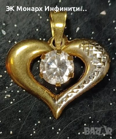 Златна висулка, снимка 1 - Колиета, медальони, синджири - 53278210