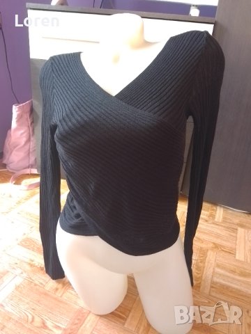 Черна блуза интересен модел, снимка 2 - Блузи с дълъг ръкав и пуловери - 42909698