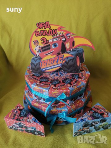 Картонена торта модел Пламъчко и машините, снимка 1 - Други - 34565116