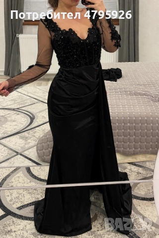 Дълга черна рокля