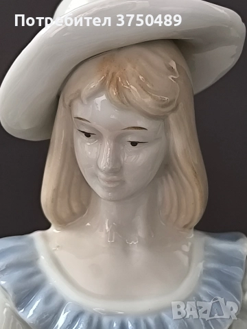 Красива дама с цветя Съвсем малка забележка на шапката Вижда се на последната снимка , снимка 7 - Антикварни и старинни предмети - 52794482