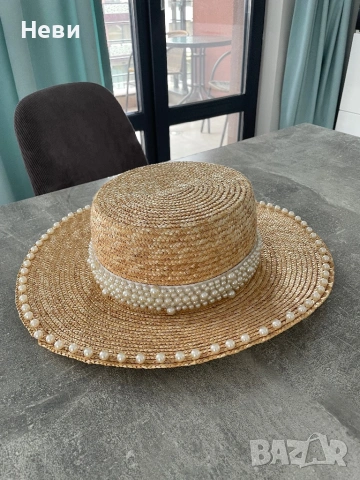 Сламена дамска шапка с декорация от перли, снимка 2 - Шапки - 54172456