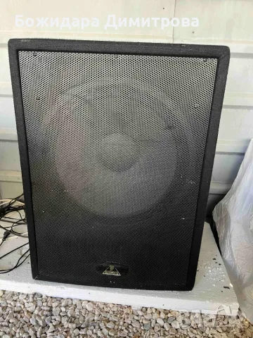 Бас каса behringer 