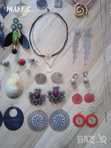 Бижута всичко общо=24лв.