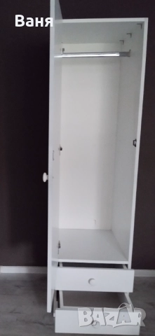 Еднокрилен гардероб 