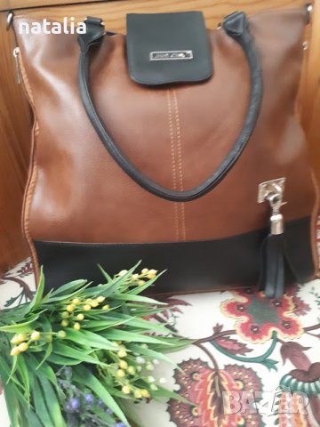 Голяма дамска чанта тип торба, снимка 2 - Чанти - 36807627