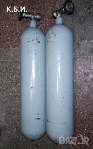 Продавам желязни бутилкаи 2 броя - 4L - 200 BAR - АТМОСФЕРИ работно налягане