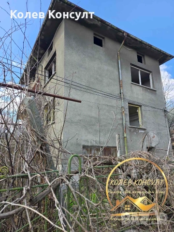 🥇 Агенция “Колев Консулт” продава триетажна къща в гр. Димитровград, кв. Марийно 