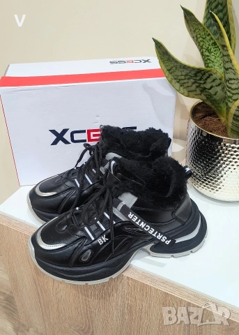 Черни светлоотразителни маратонки с пух и платформа 39 номер / кафяви обувки естествена кожа , снимка 2 - Маратонки - 53304485