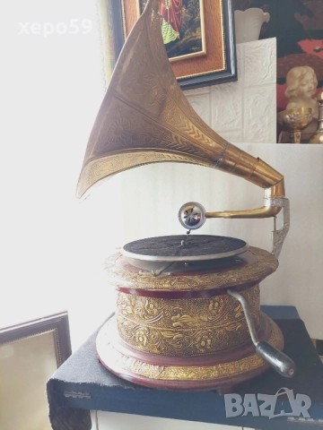 Рядък стар грамофон с фуния с бронзов обков и интарзии, снимка 6 - Други - 52429555