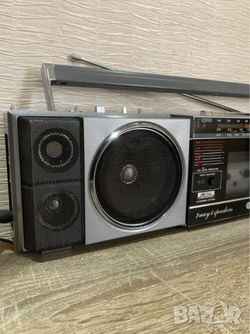 HITACHI TRK-6701W VINTAGE RETRO BOOMBOX радио касетофон, снимка 4 - Радиокасетофони, транзистори - 54013832