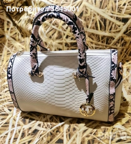 Дамска чанта от изкуствена кожа с змийски мотиви, къси дръжки и дълга дръжка през рамо. Нова , снимка 2 - Чанти - 52728498