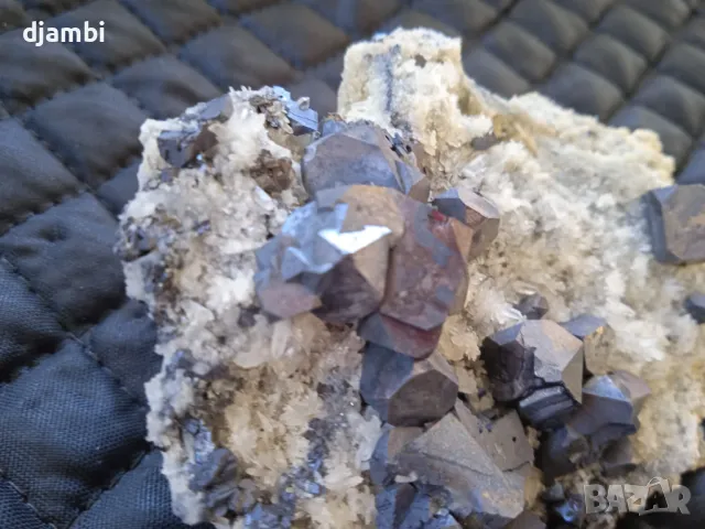 №147,Кварц,Кварцова друза,Кварц със сфалерит,галенит,доломит и хлорит,Кристали,Минерали,Родопи,, снимка 6 - Декорация за дома - 47671572