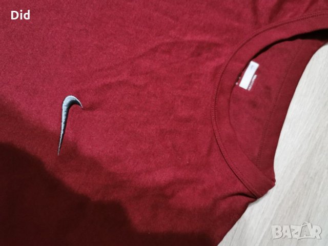 Спортна блуза Nike, снимка 2 - Спортни дрехи, екипи - 31510982