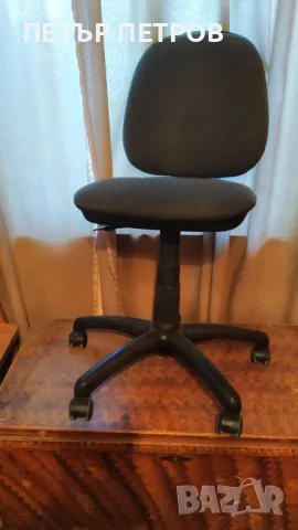 Работен офис стол, снимка 3 - Столове за офис - 47452224