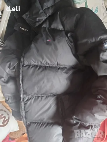 Унисекс. TOMMY HILFIGER Original Size M 100% Пух, снимка 2 - Якета - 47936009