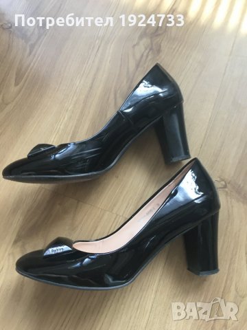 Черни, лачени обувки, снимка 2 - Дамски обувки на ток - 24737140