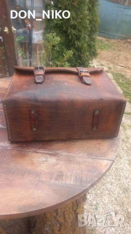 Военна ,Медицинска Кожена чанта, снимка 2 - Антикварни и старинни предмети - 53934078